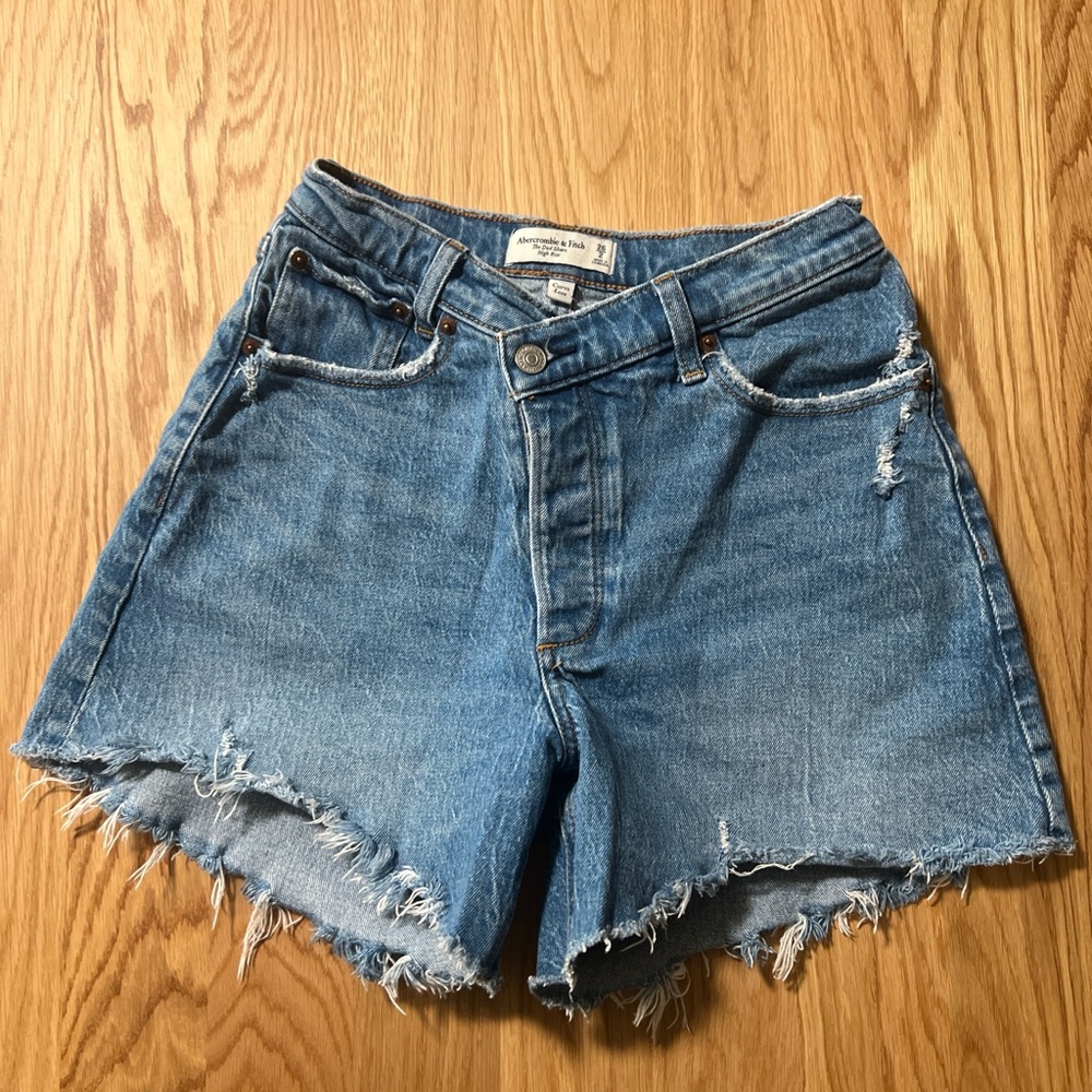 Abercrombie & Fitch The Dad Short high-rise curve love 26/2